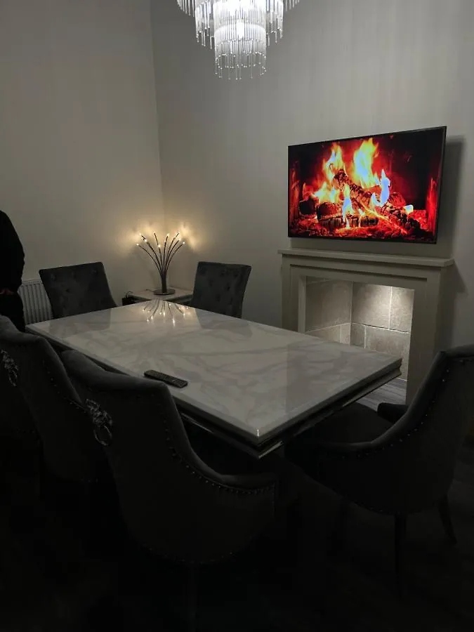 Thistle City Inn ile iletişim